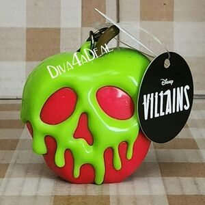 BBW X Disney EVIL QUEEN Poison Apple Glow-In-The-Dark Pocketbac Holder